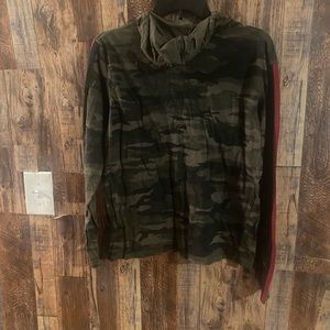 Company men's long sleeve with hoodie camouflaged size medium (RM5)